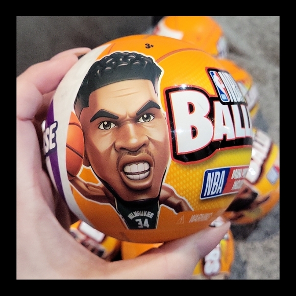 Zuru NBA Ballers Surprise Balls Set - Picture 4 of 16